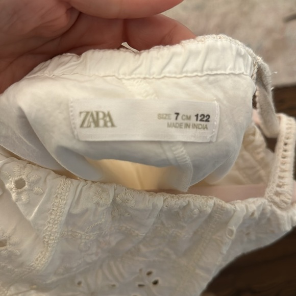 Zara girls dress size 7, embroidered. Cream color - Picture 4 of 4